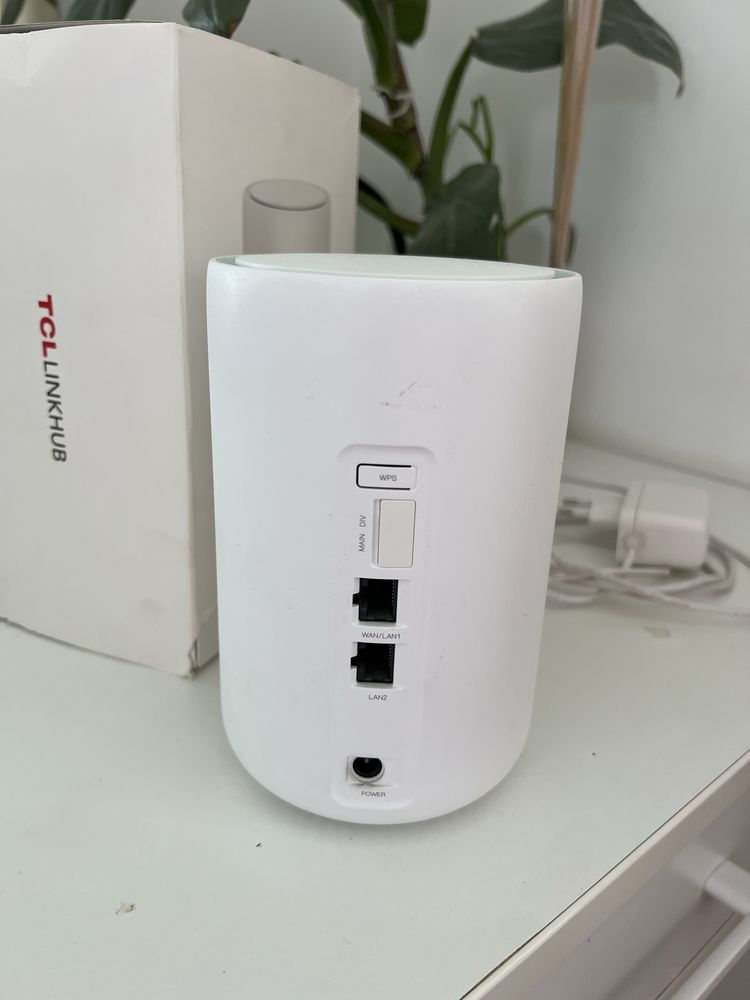 Biały router WIFI TCL linkhub