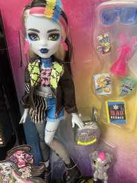 Френкі Монстер Хай  Monster High Frankie Stein in Denim