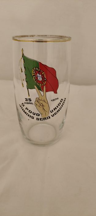 Item celebrativo 25 de abril