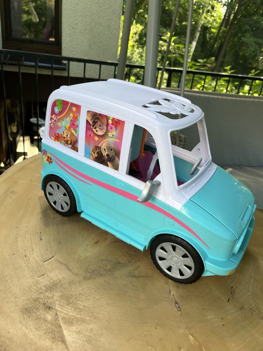 Kamper Barbie z pieskami