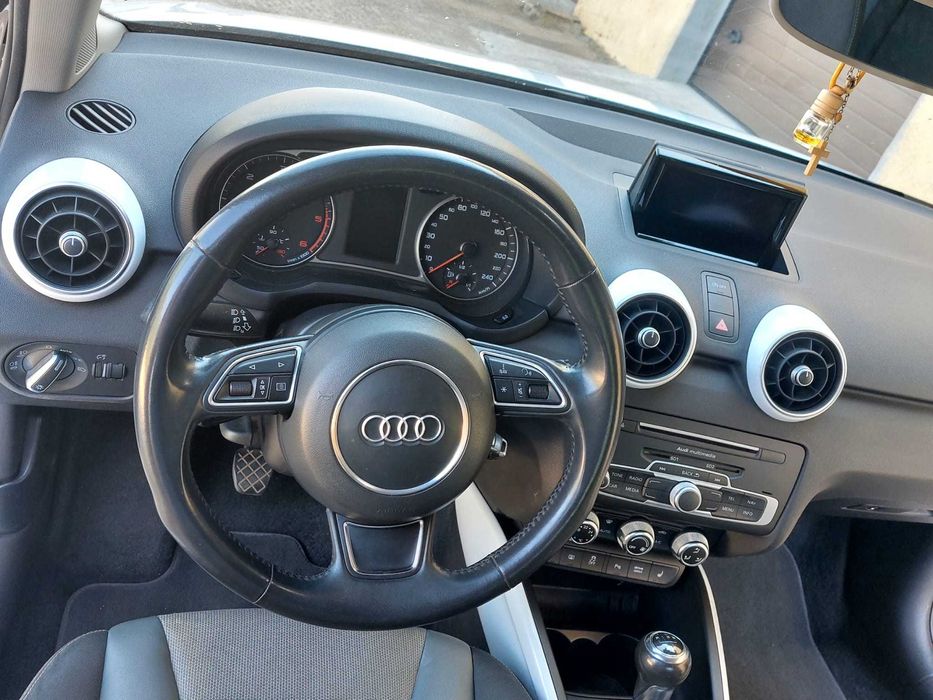 Audi A1 Sportback 1.6 TDI S-line
