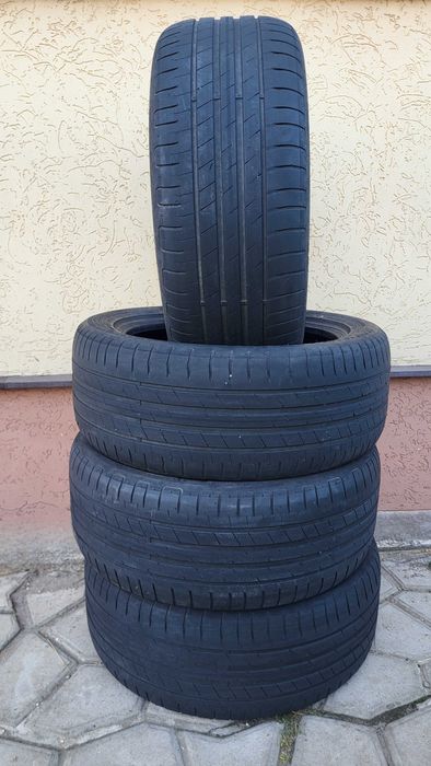 Шини Goodyear EfficientGrip 225/50 R17