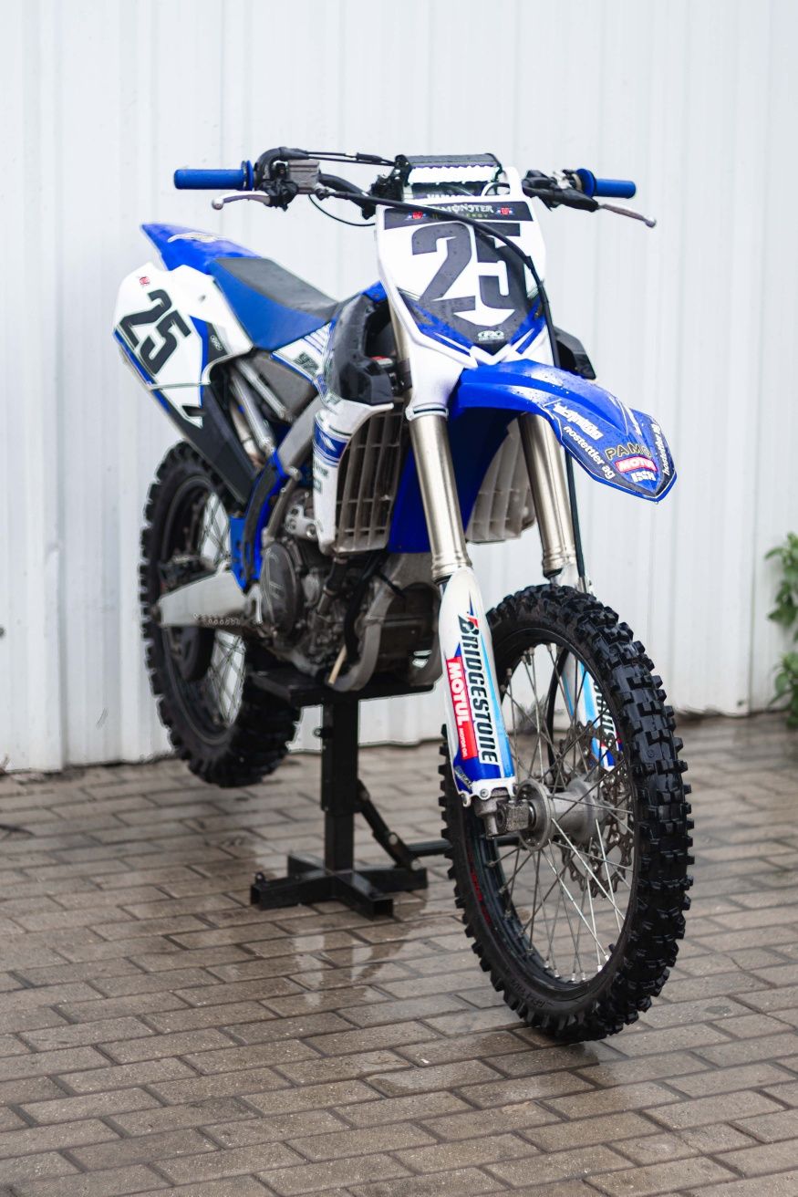 YAMAHA YZF 450 C/ LUZ INJEÇÃO ATÉ 58€/MÊS