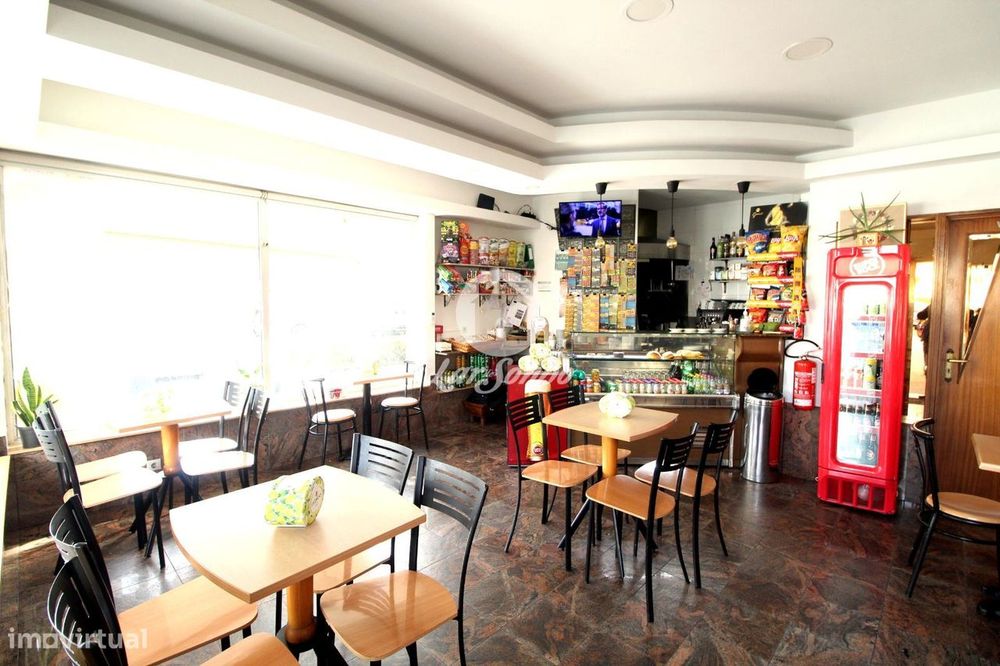 Trespasse café, muito bem localizado, em Coimbrões, V. N. Gaia