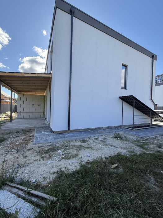 Дуплекс в центрі міста Буча з підвалом і центральними комунікаціями!