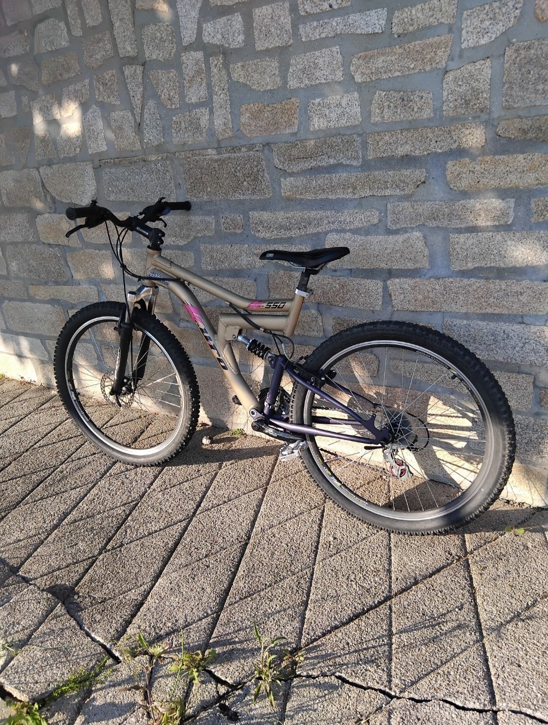 Bicicleta suspensão total