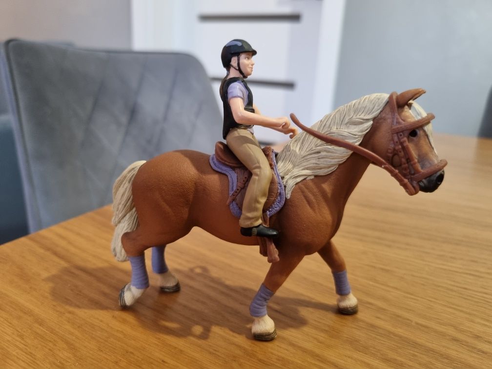 Zestaw konik Jeździec siodło ogłowie schleich