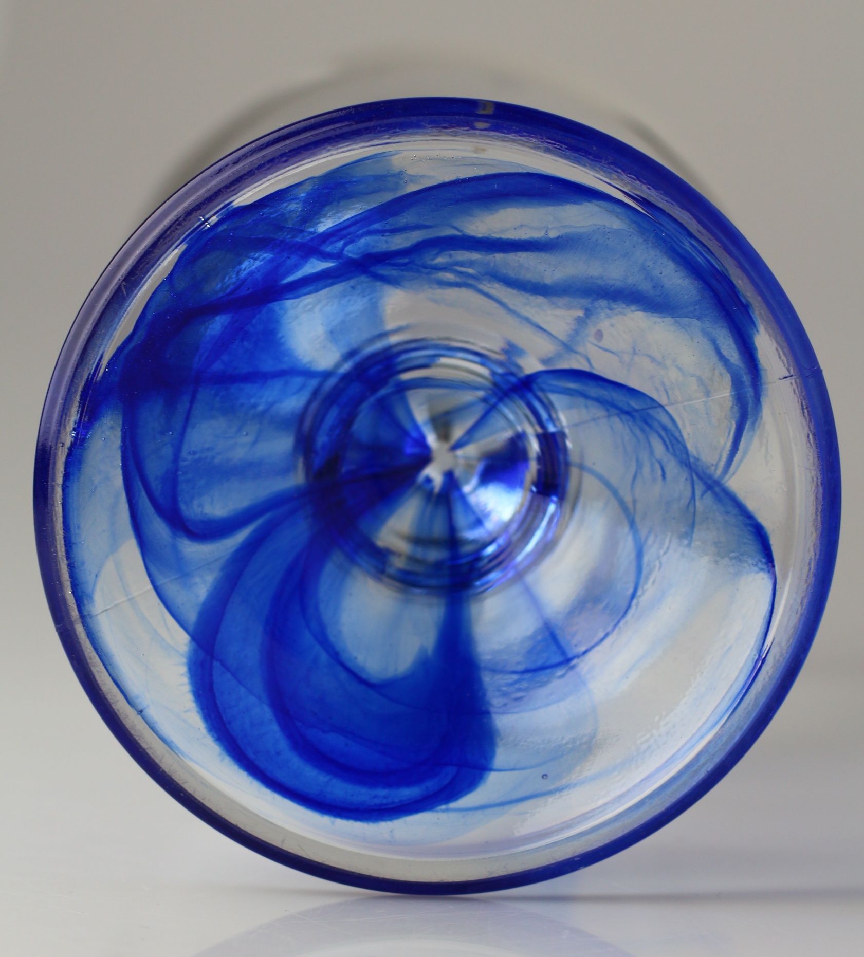 Duży kielich Alabaster Blue Ząbkowice/ szkło kolorowe prl
