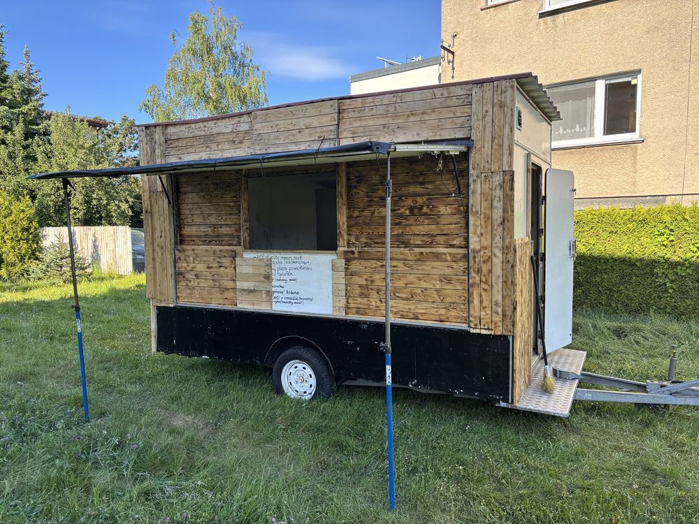 Przyczepa gastronomiczna biznes  foodtruck wraz z wyposażeniem