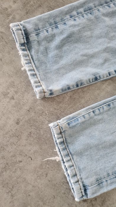 Spodnie Jeans jeansowe Carhartt. Błękitne  Baby blue. W32 L34