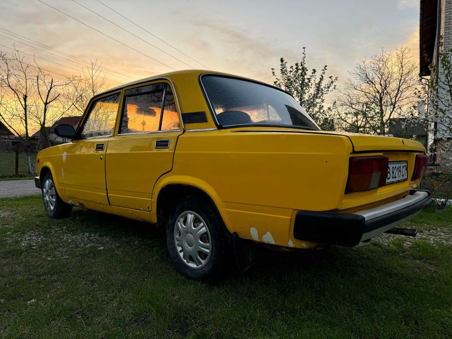 Автомобіль ВАЗ 2105