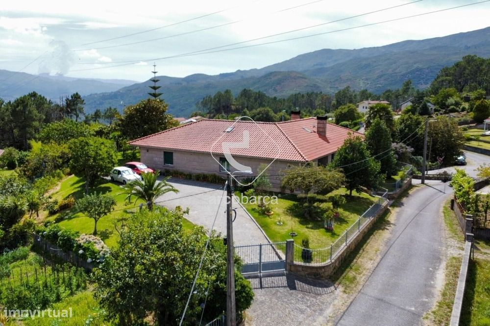 Moradia T4 em Paradamonte - Britelo - Ponte da Barca! 325.000€