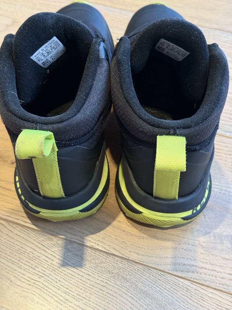 Демисезонные зимние ботинки кроссовки Adidas