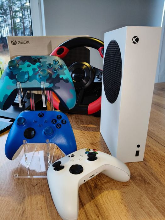 Konsola Xbox Series S + Kierownica + pady+akcesoria