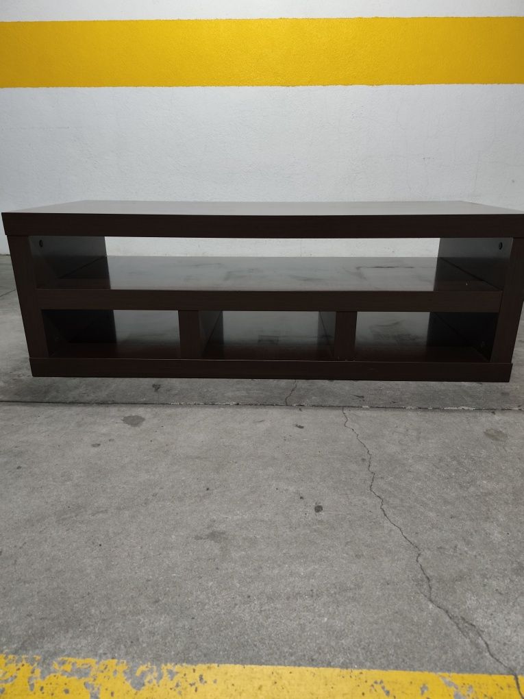 Móvel IKEA para TV e multimédia