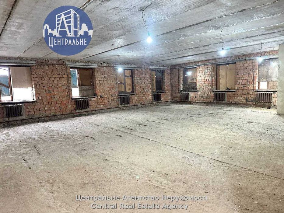 Оренда фасадного комплексу приміщень