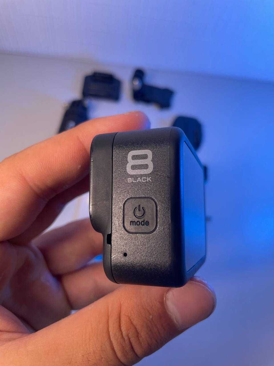 Екшн камера GoPro Hero8 Black в хорошому стані та з комплектом