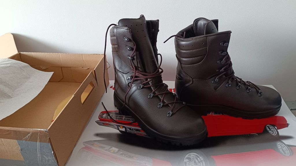 Buty taktyczne WOJAS rozm. 27.5, 43 nowe