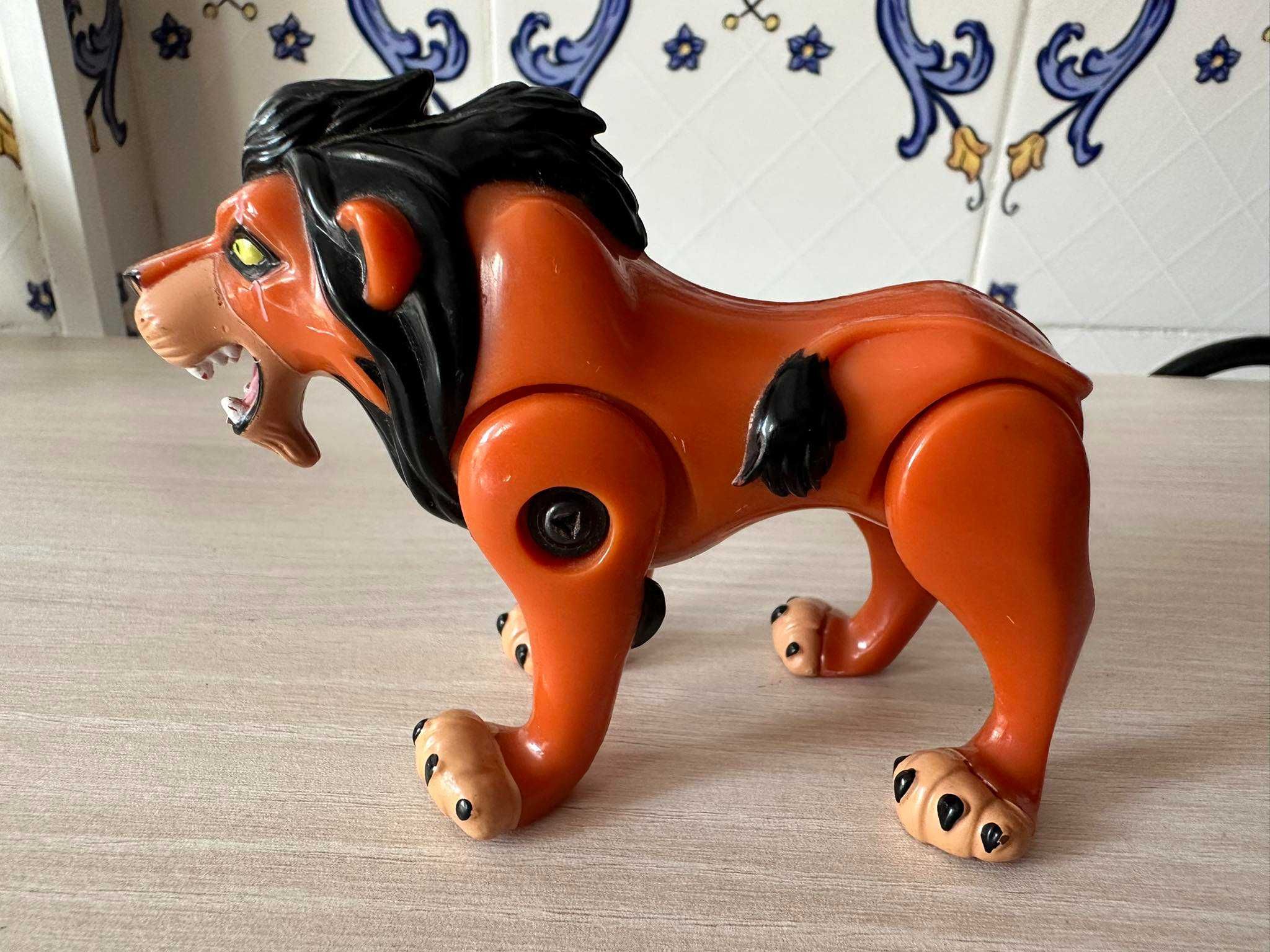 bonecos disney rei leao lion king timon pumba pvc livros bd McDonalds