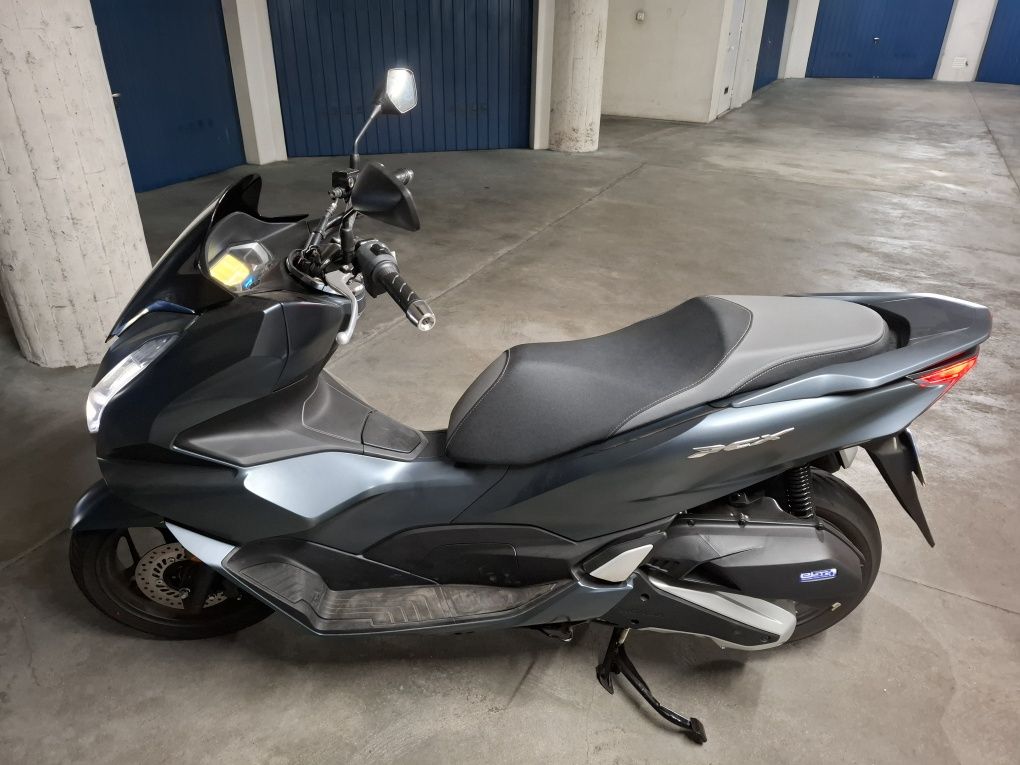 Vendo Honda PCX  3400 KM