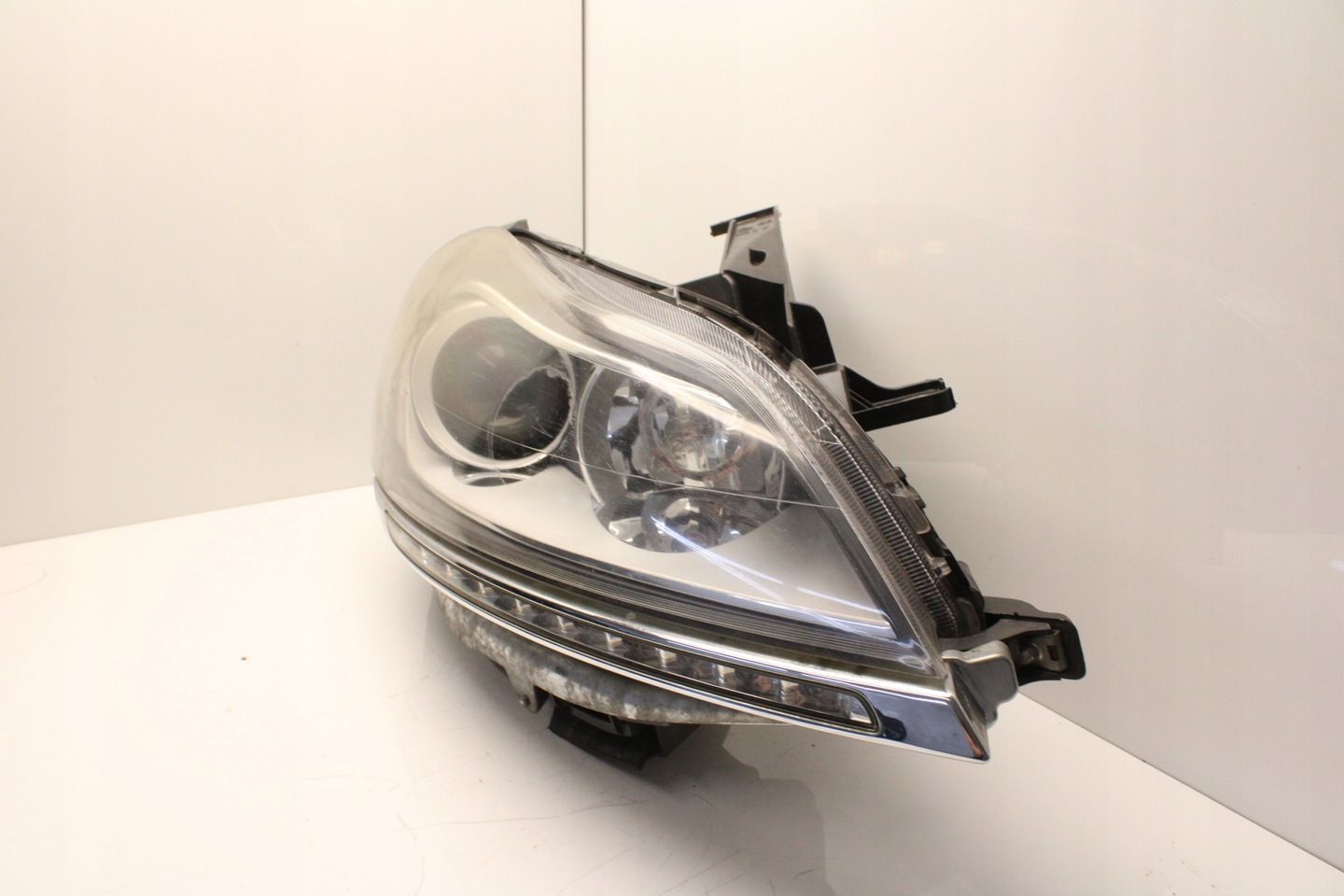 LANCIA CHRYSLER DELTA 08R- LAMPA PRAWA REFLEKTOR PRAWY PRZÓD PRZEDNI XENON
