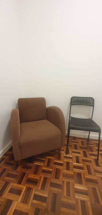 Sofazinho castanho camursa