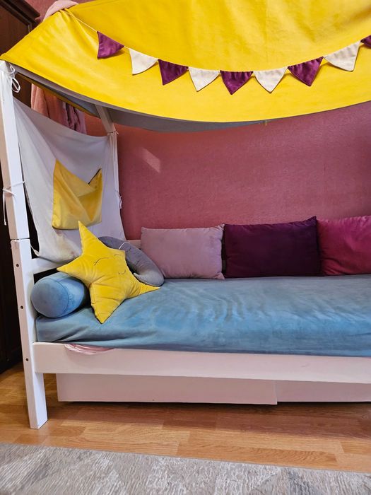 Ліжко- будиночок для дівчинки