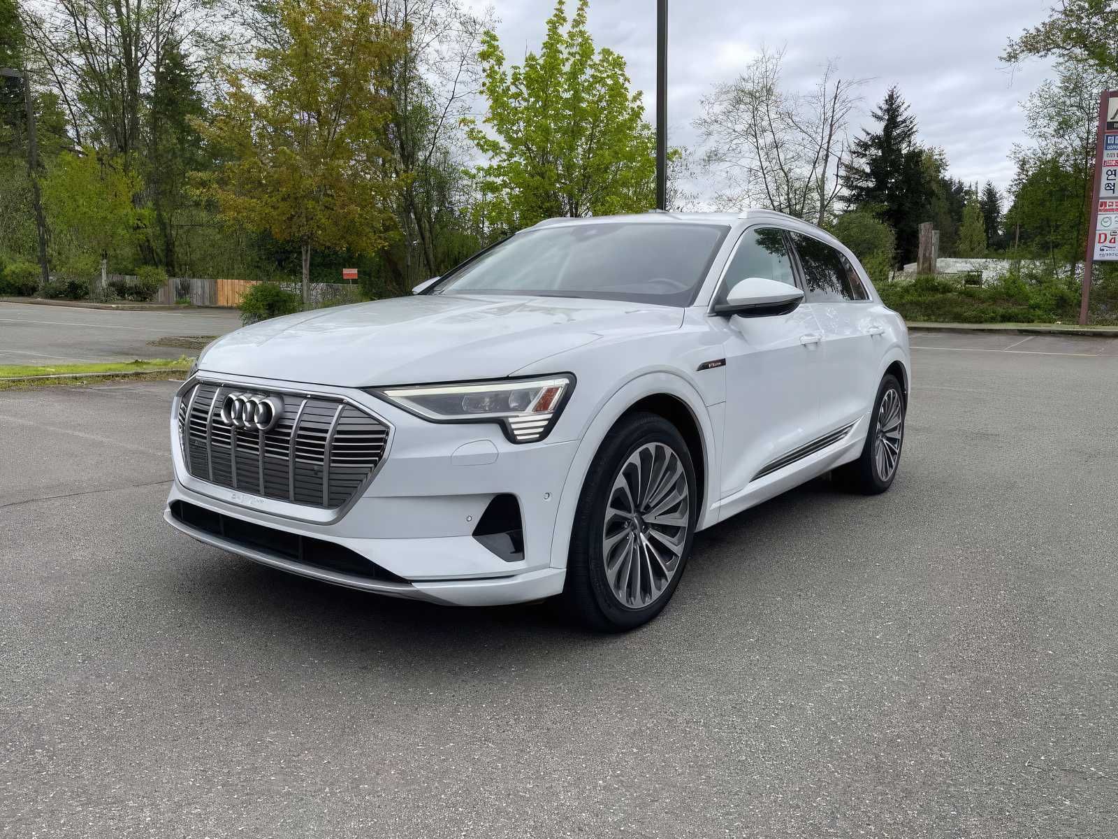 2019 Audi e-tron quattro Prestige