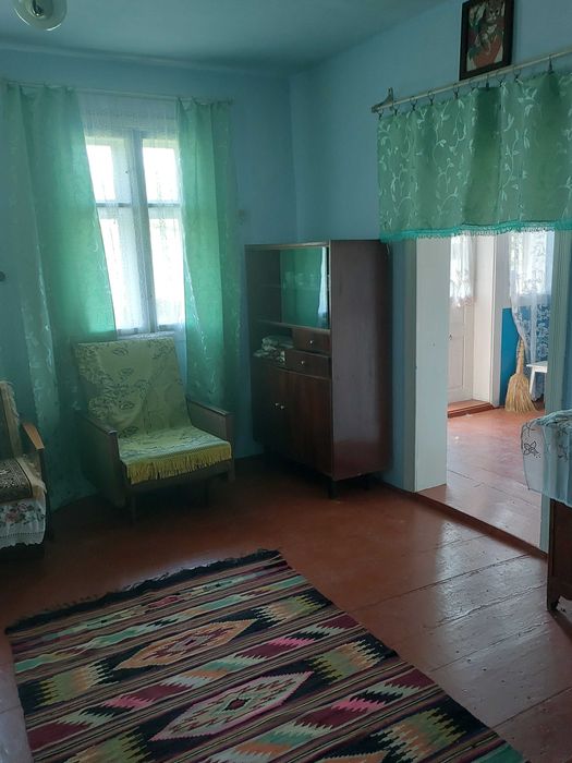 Будинок дерев'яний в селі