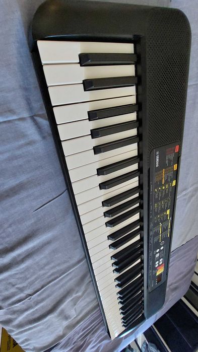 Teclado Digital Yamaha PSR-F52