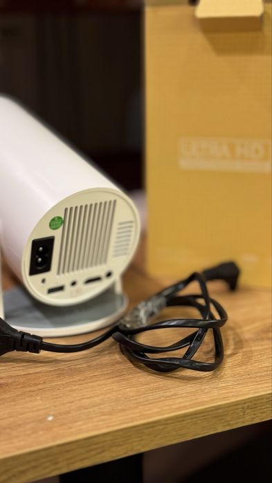 Міні проектор Ultra HD HY 300