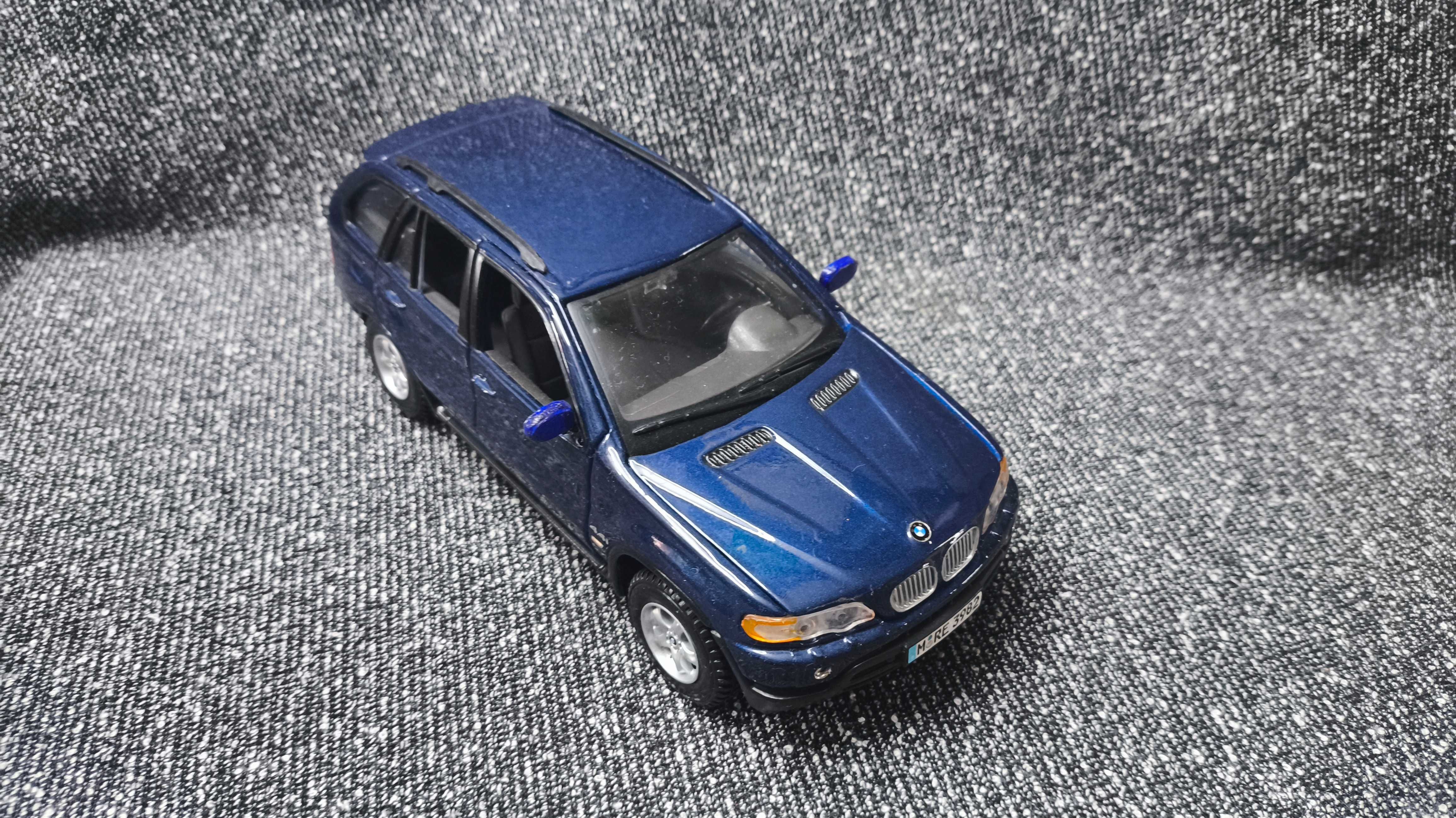 Модель BMW X5 масштаб 1:24 Bburago