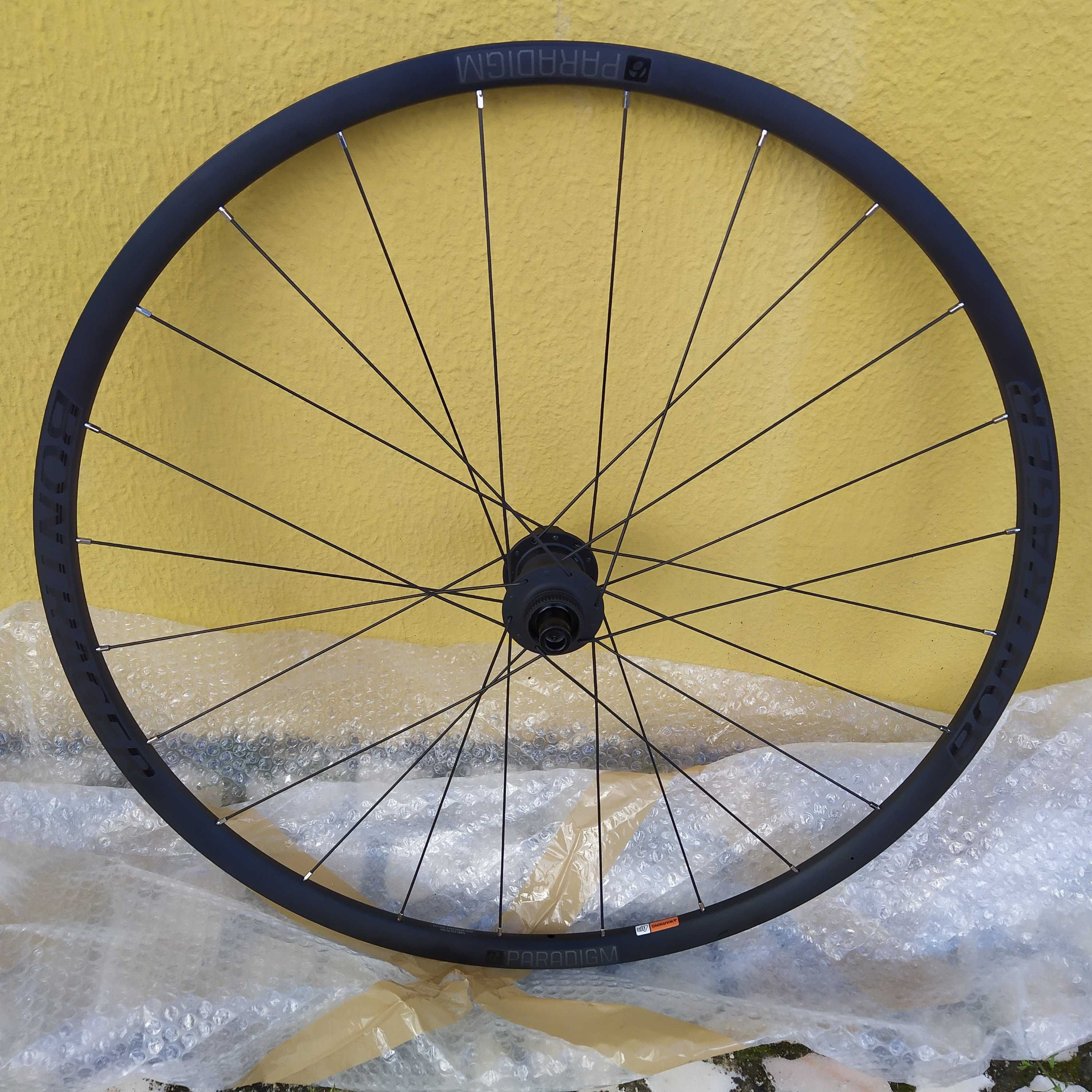 par de rodas de estrada Bontrager Paradigm Disc