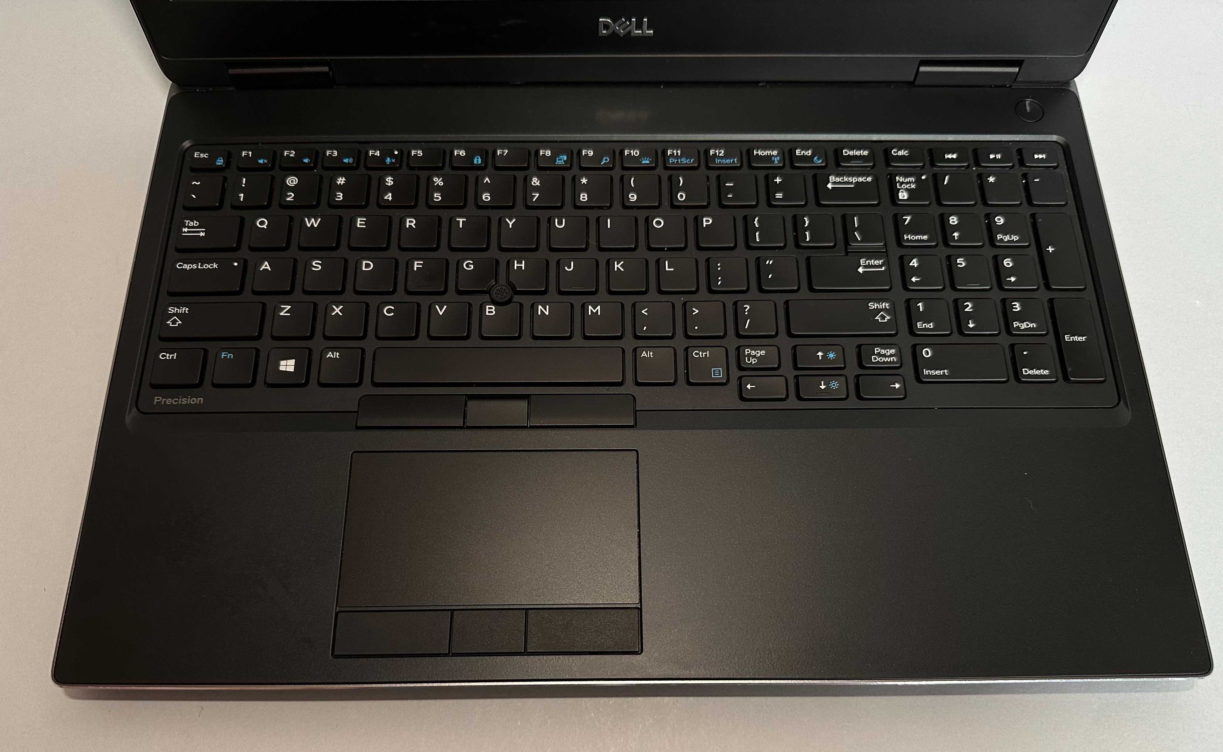 Dell Precision 7530 i7-8850H/32gb ram/512gb SSD/FHD/4gb NVIDIA  P2000