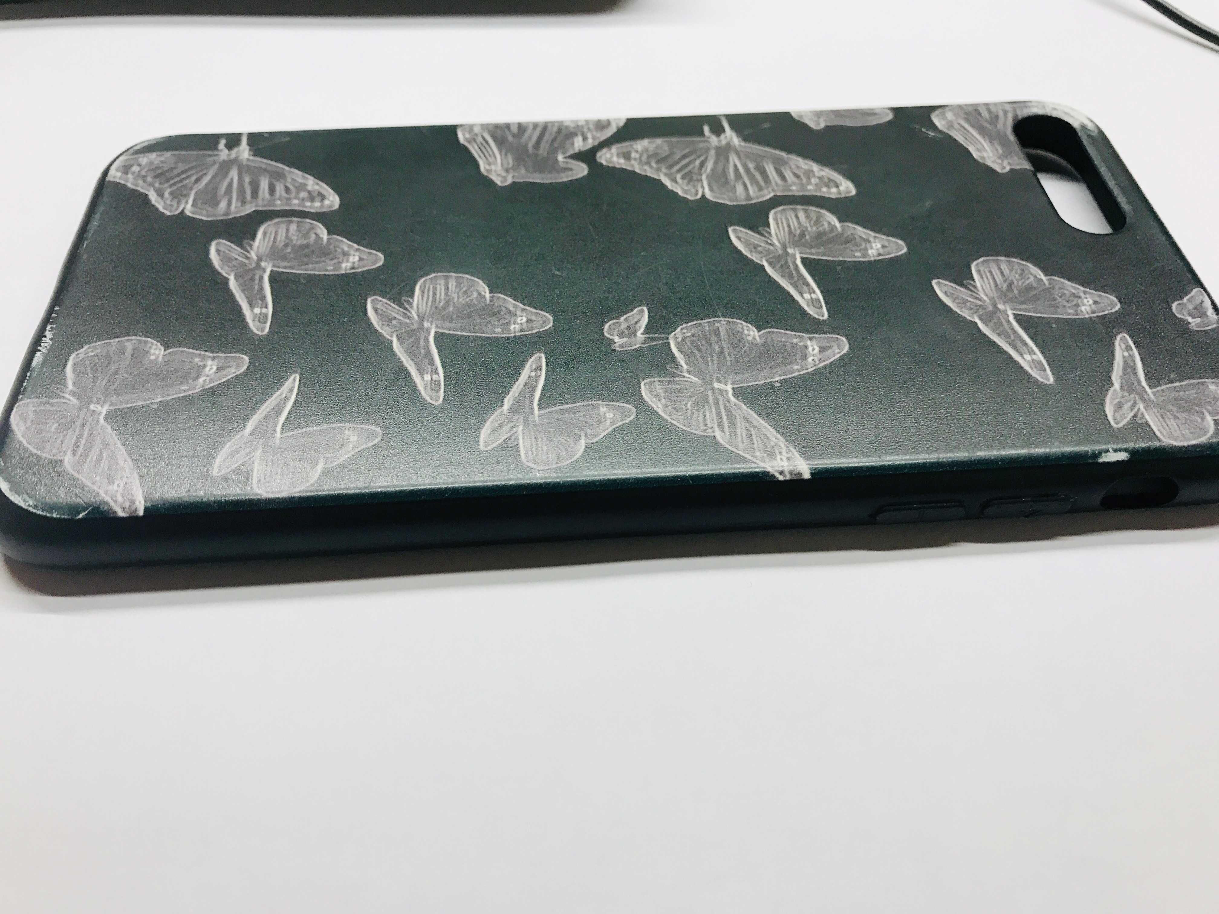 Etui na iPhone 8 Plus / 7 Plus z motywem motyli