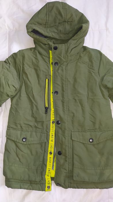 Зимова курточка для хлопчика зеленого кольору 123-128 6-7 років шапка