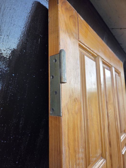 Двері дерев'яні вхідні