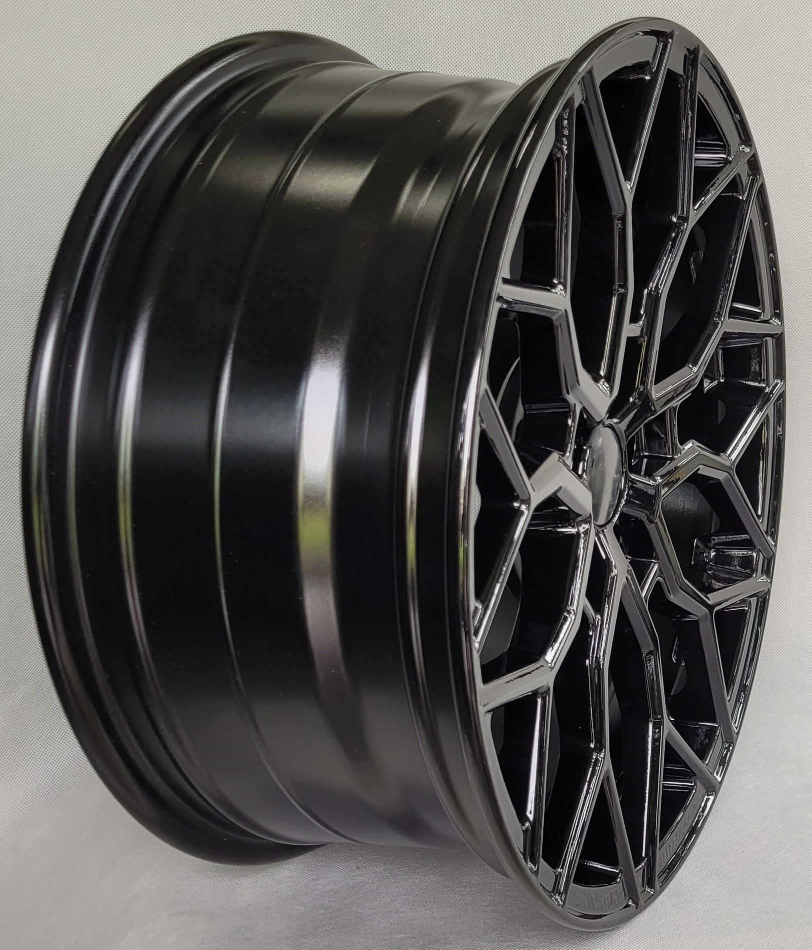 Felgi 18 Peugeot 508 607 C4 Picasso Jaguar XE XF Volvo S60 V40 XC70