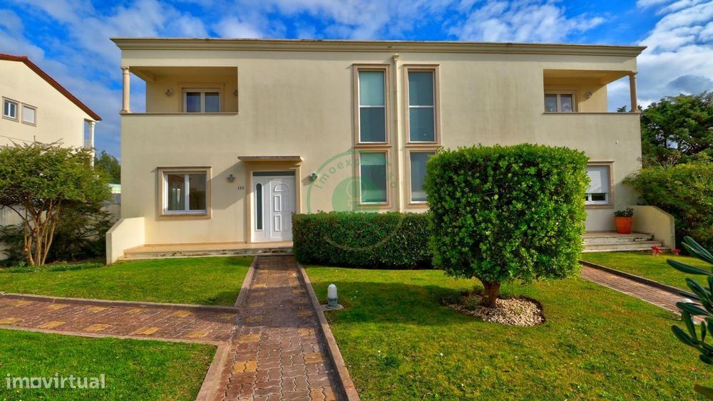 Moradia T8 com Piscina