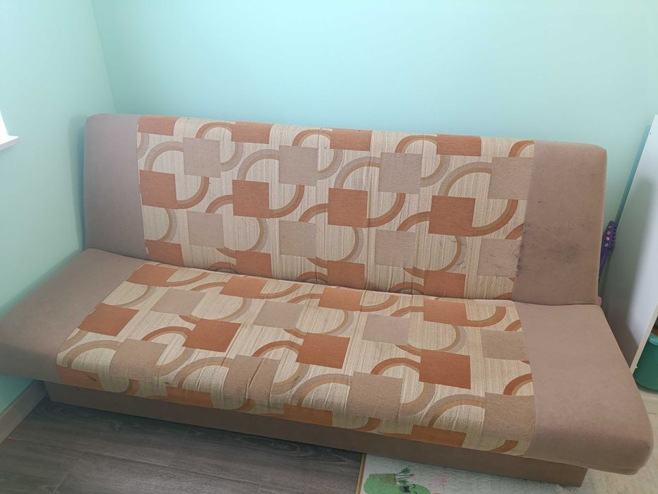 Kanapa rozkładana z pojemnikiem na pościel 190 oddam