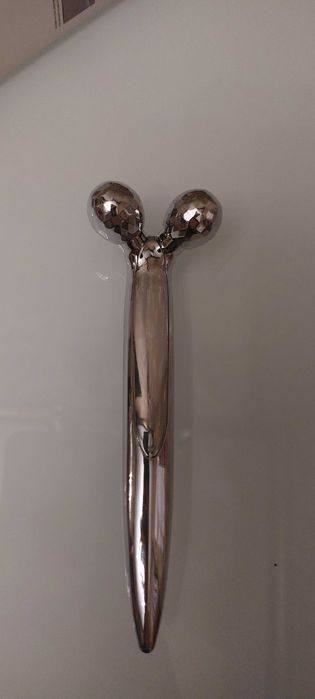 3D массажер для лица новый