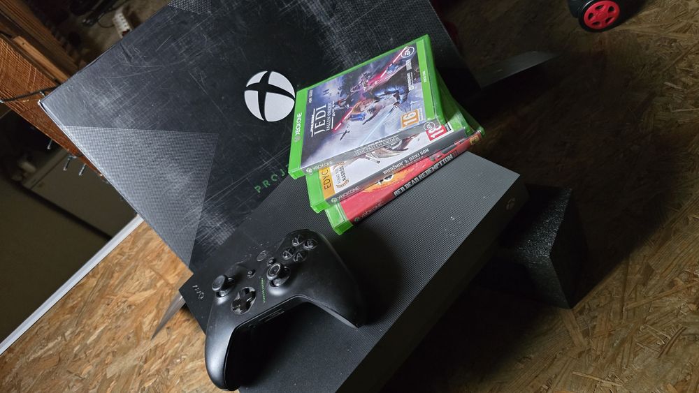 Xbox one x edition limited  Scorpio