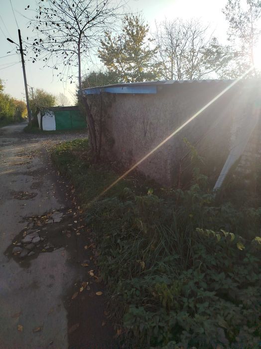 Продам гараж в металісті автомобілісті