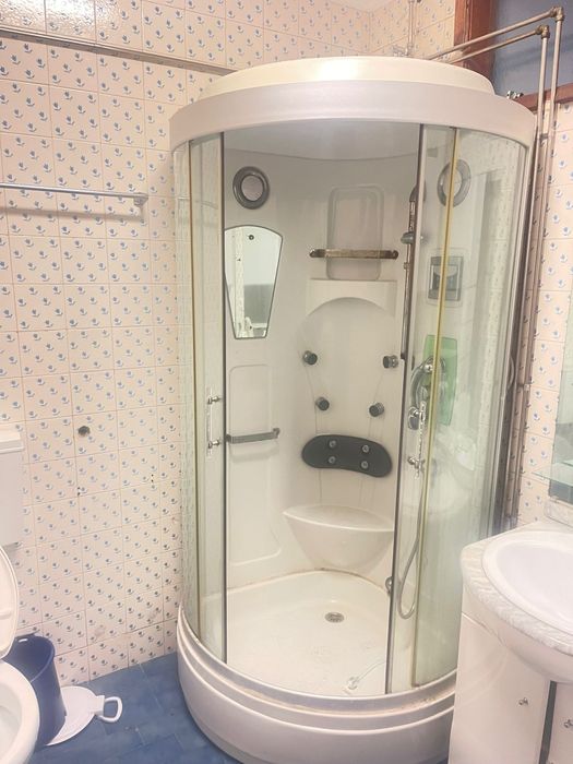 Duas cabines de duche iguais cada 100euros