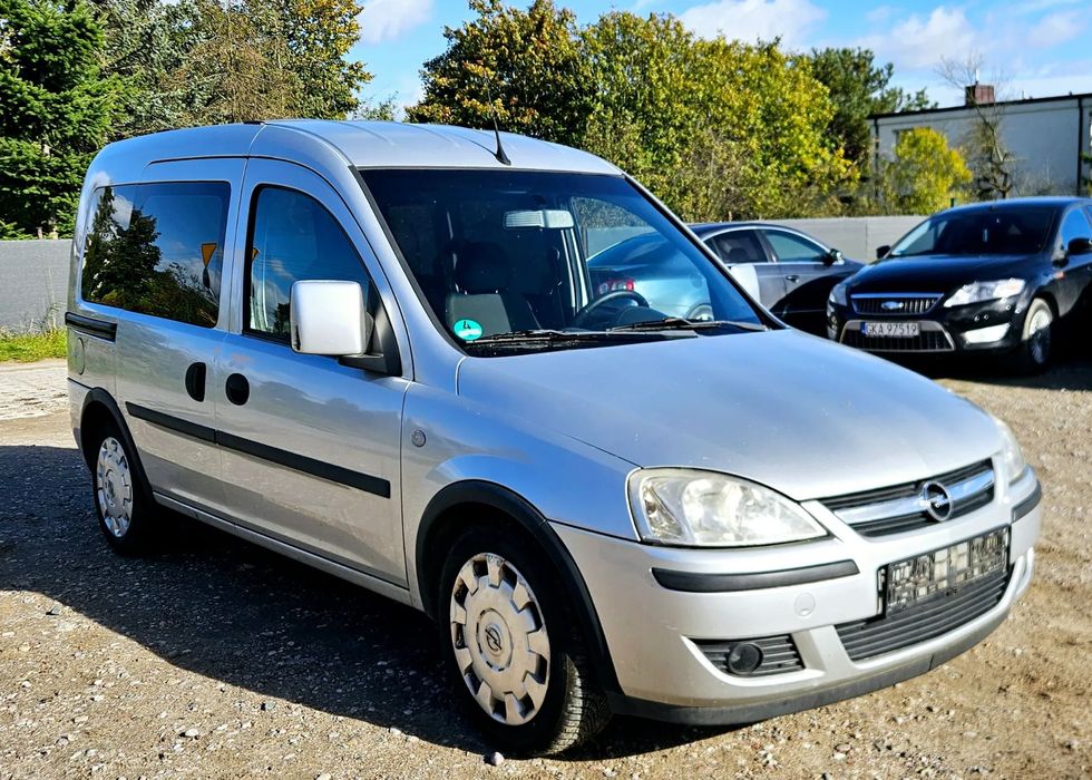 Opel Combo Klimatyzacja 5 osobowy 1.4 benz JAK NOWY bez rdzy