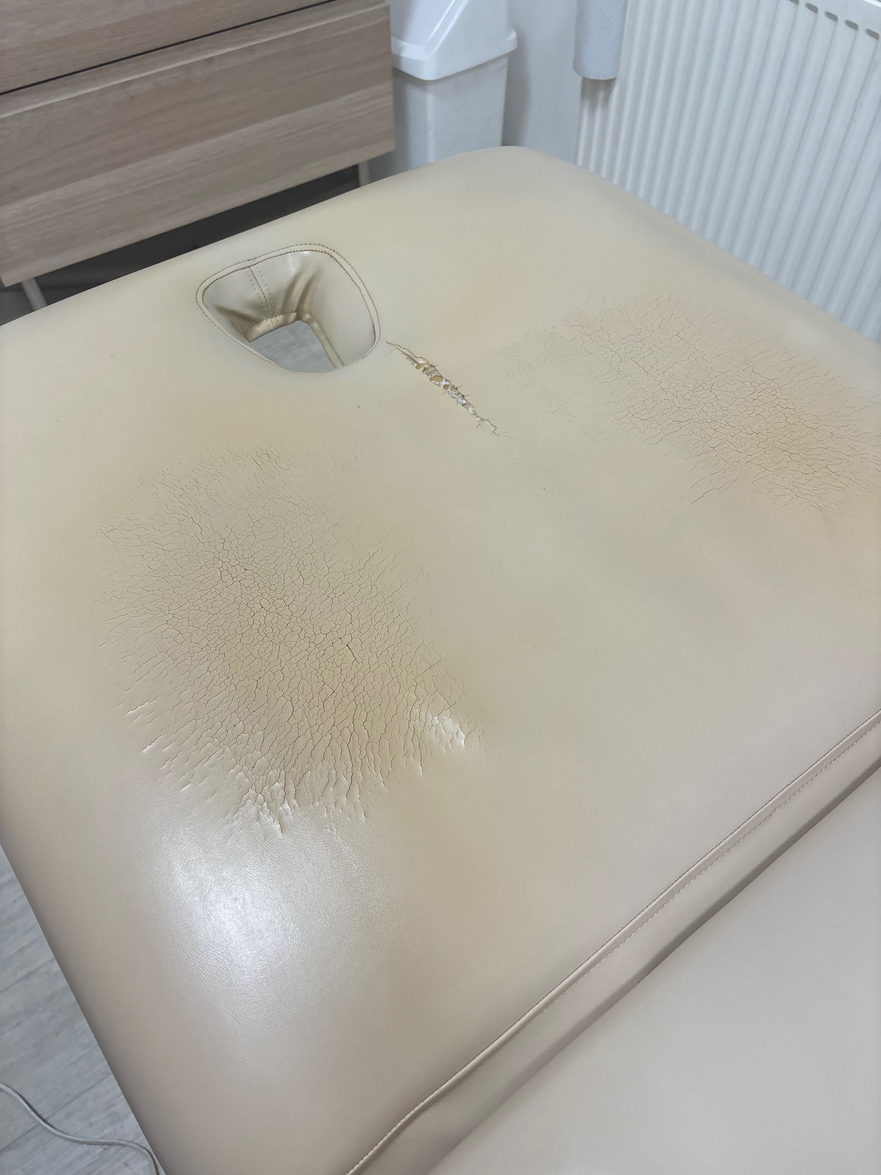 Elektryczne łóżko do masażu SPA – regulowane, stabilne – okazja!