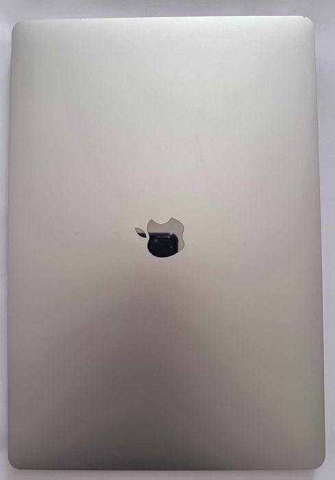 Macbook Pro 16", 2019 używany, 1TB srebrny, 1 właściciel, Touch Bar