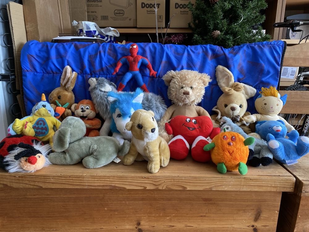 Peluches grandes e pequnos