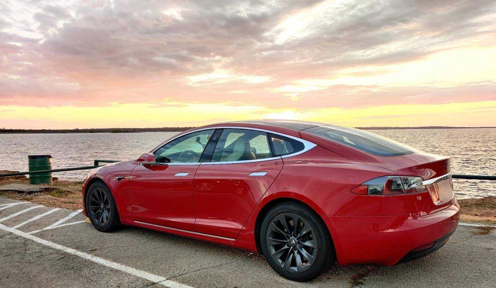 Tesla Model S Performance Raven
