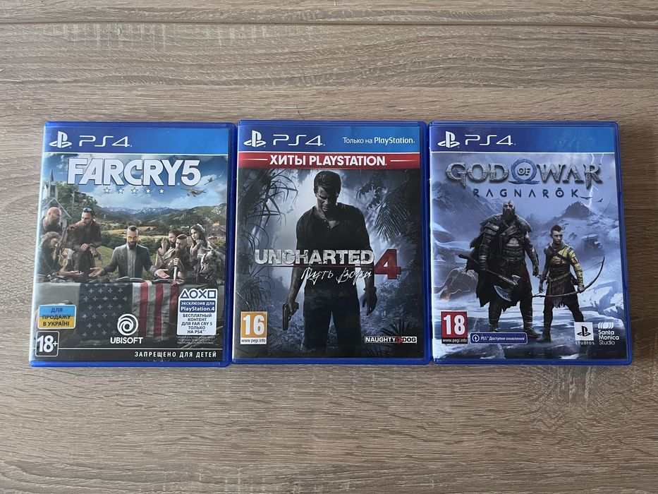 PS4 4 slim 1Tb + 2 джойстика, 3 гри та підставка у подарунок